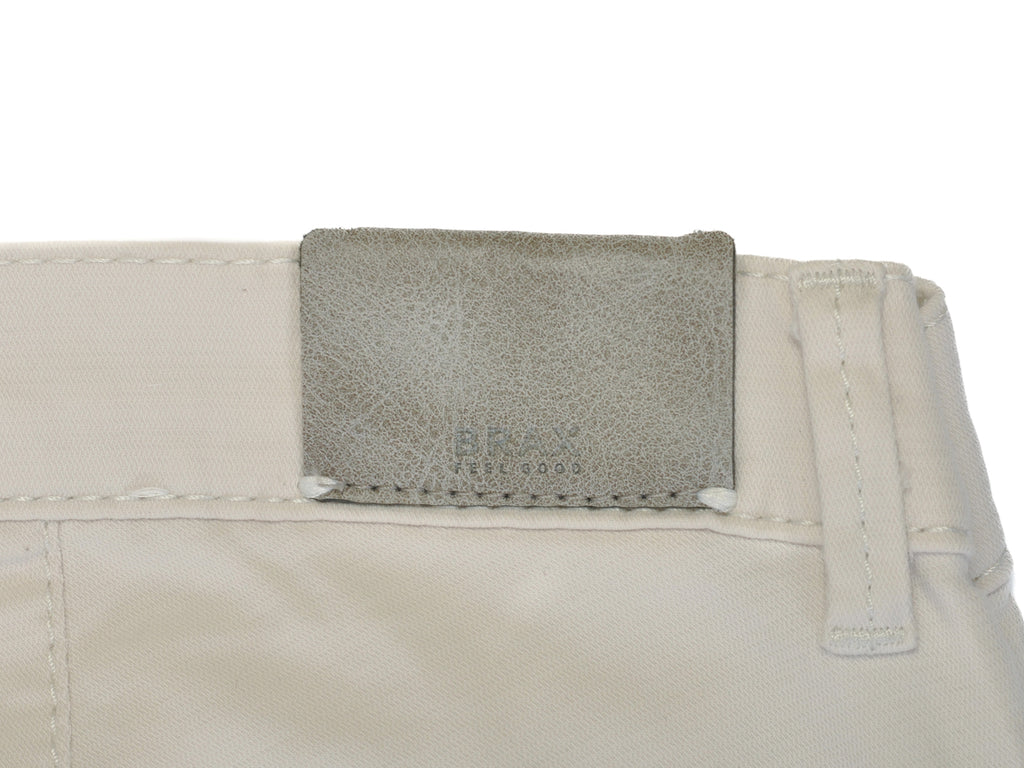 Brax Beige Silvio Pants at Luxmrkt Mens Luxury Consignment Edmonton luxmrkt.ca luxmrkt.com