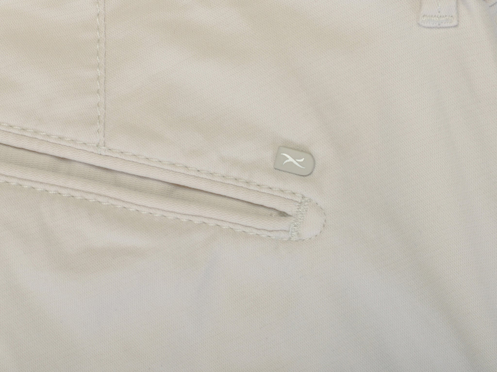 Brax Beige Silvio Pants at Luxmrkt Mens Luxury Consignment Edmonton luxmrkt.ca luxmrkt.com