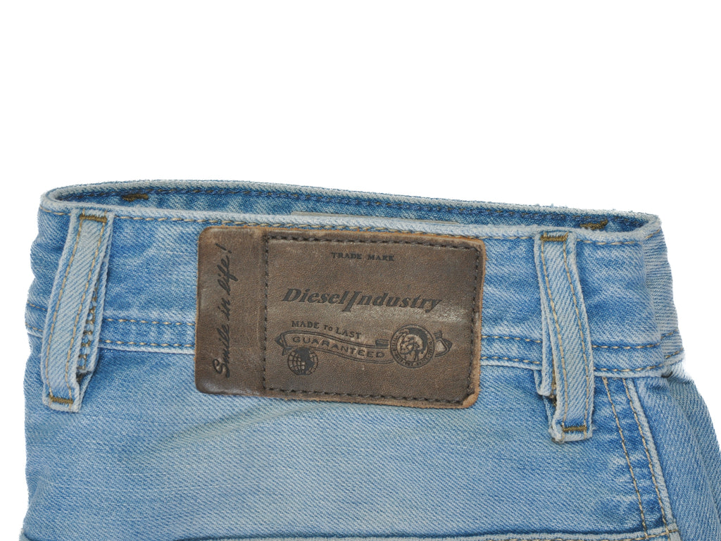 Diesel Krooley Slim Carrot Jeans at Luxmrkt Mens Luxury Consignment Edmonton luxmrkt.ca luxmrkt.com