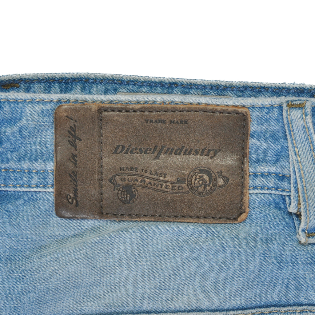 Diesel Krooley Slim Carrot Jeans at Luxmrkt Mens Luxury Consignment Edmonton luxmrkt.ca luxmrkt.com