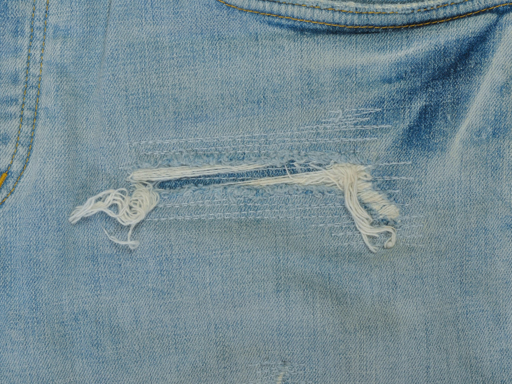Purple Brand P0001 Jeans at Luxmrkt Mens Luxury Consignment Edmonton luxmrkt.ca luxmrkt.com
