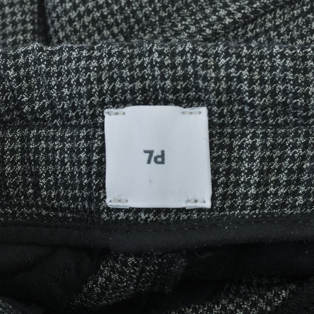 7d Twenty-One Cropped Pants at Luxmrkt Mens Luxury Consignment Edmonton luxmrkt.ca luxmrkt.com