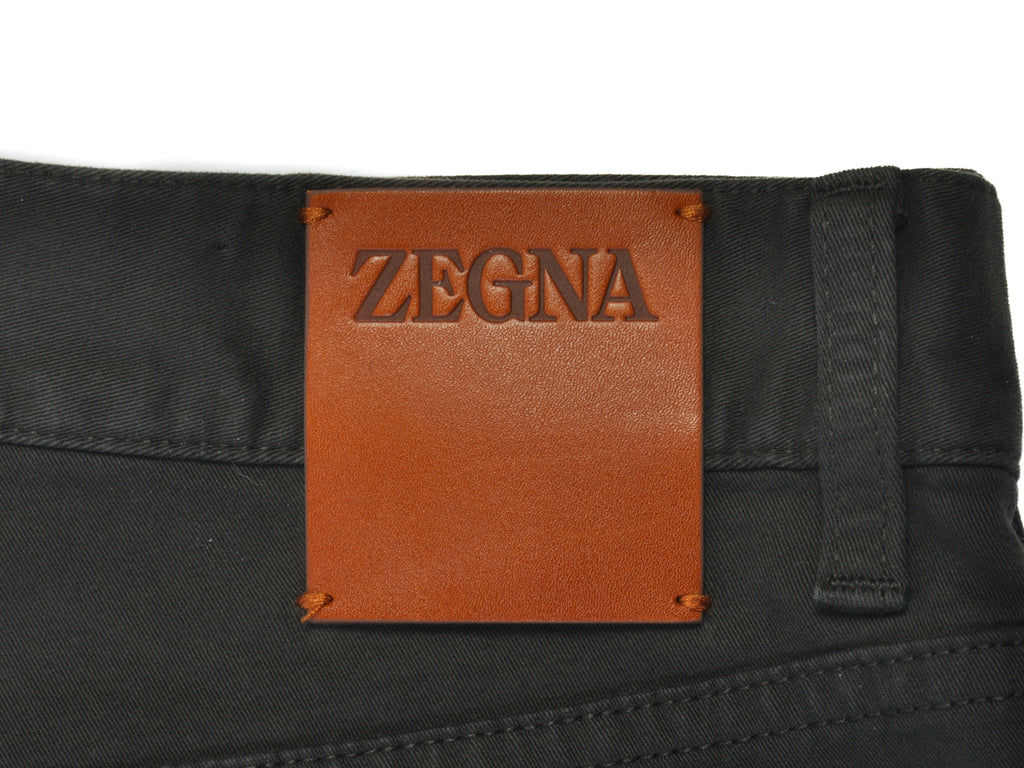 Ermenegildo Zegna Roccia Trousers at Luxmrkt Mens Luxury Consignment Edmonton luxmrkt.ca luxmrkt.com