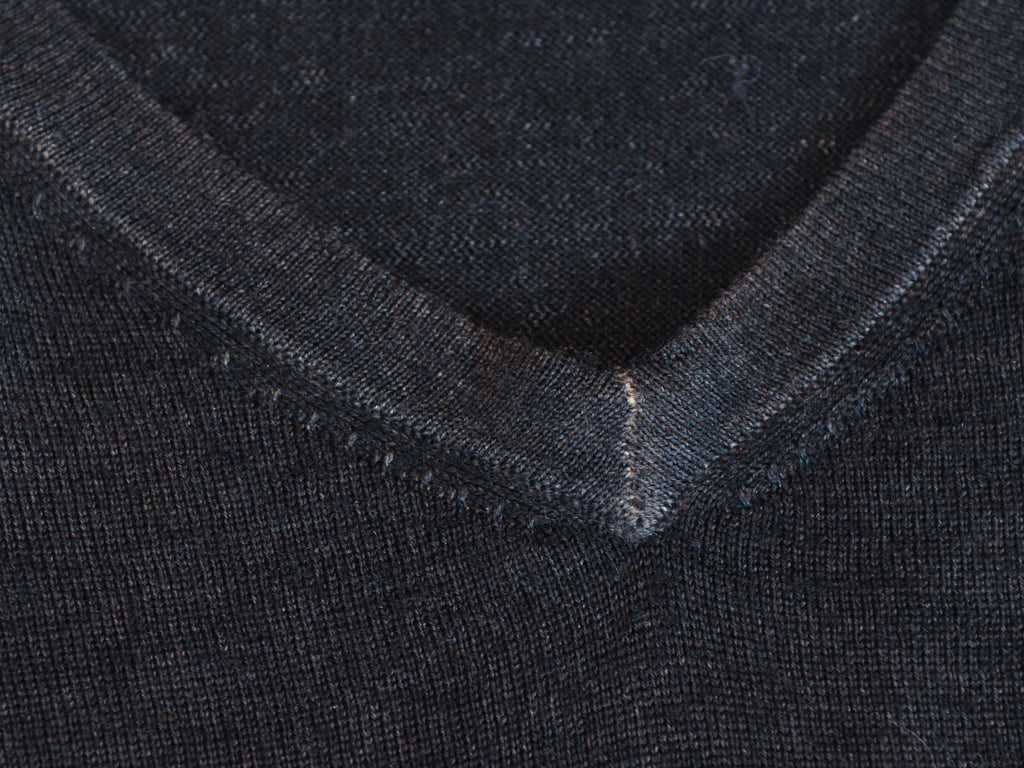 Patrick Assaraf Charcoal Grey Merino Wool V-Neck Sweater