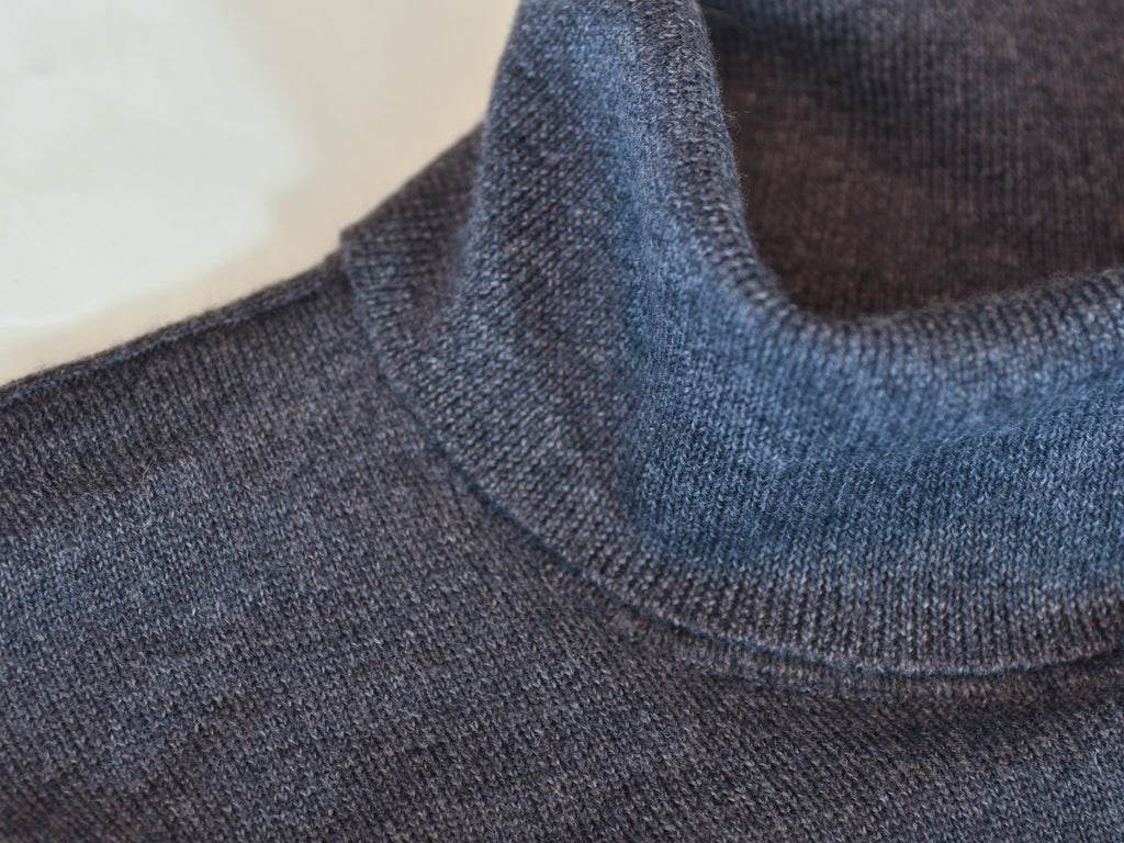 Banana Republic Grey Italian Merino Wool Turtle Neck Sweater