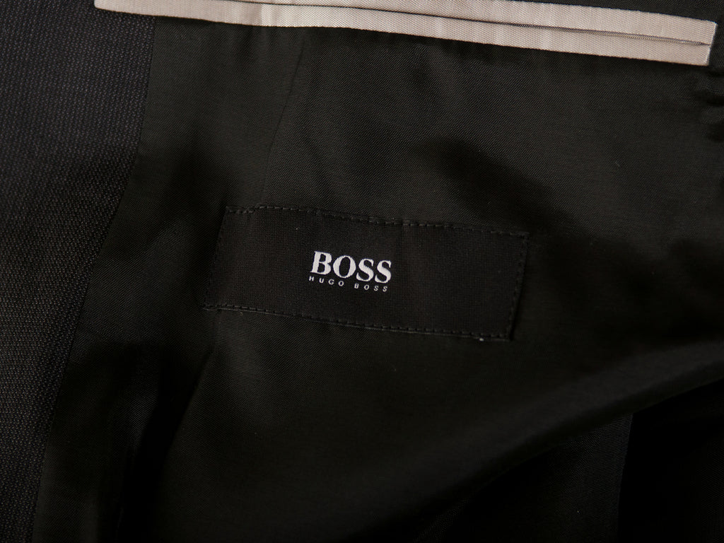 Hugo Boss Dark Grey TheGrand Central Super 120s Wool Suit. Luxmrkt.com Menswear Consignment Edmonton