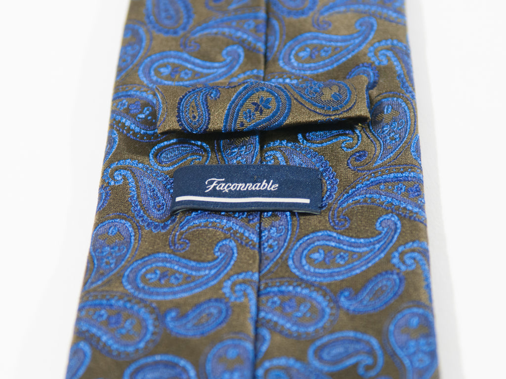 Façonnable Forest Green Paisley Silk Tie. Made in Italy. Luxmrkt.com Menswear Consignment Edmonton.